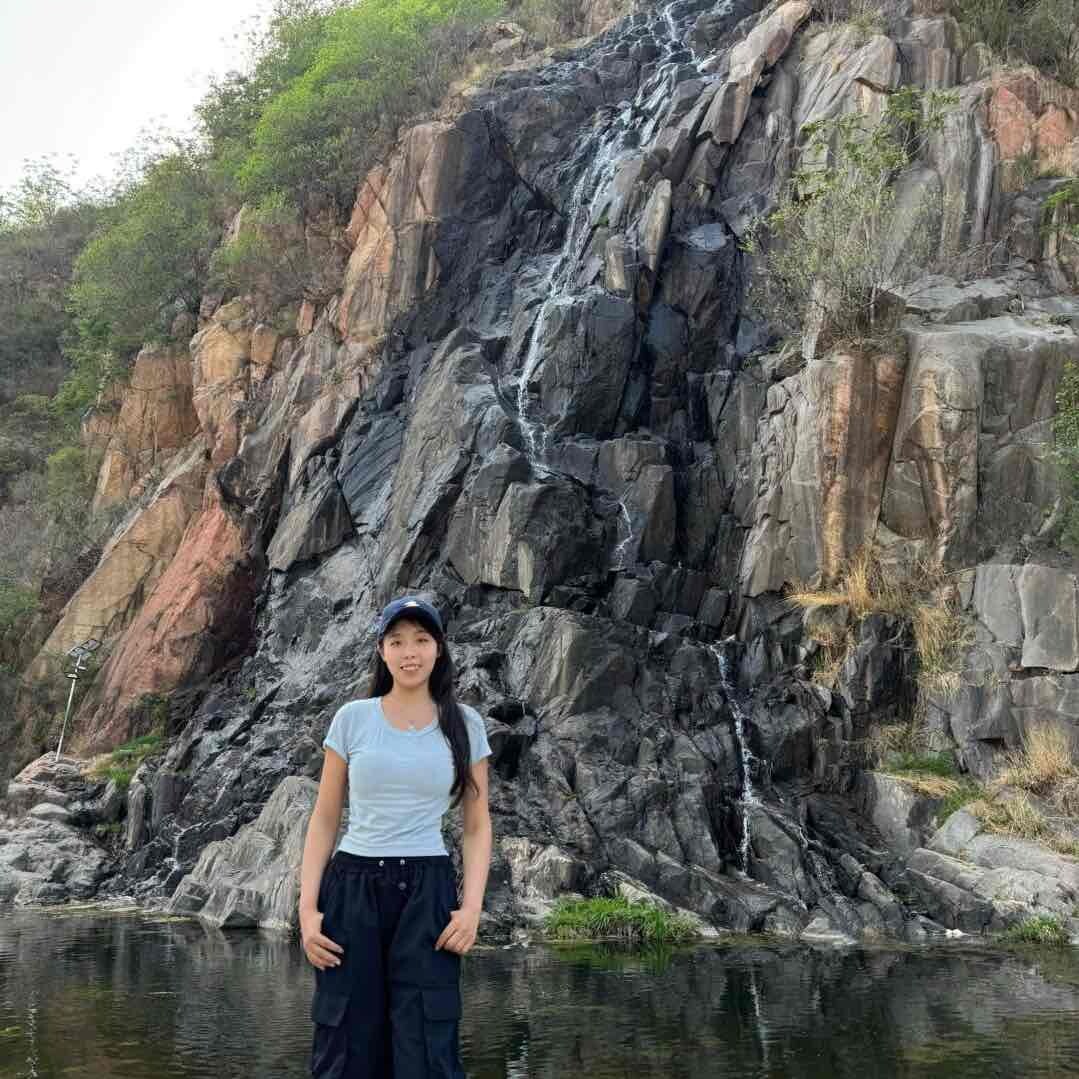 雅雯Vivian