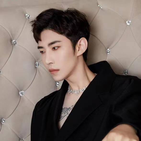 珠宝设计师龙梓嘉