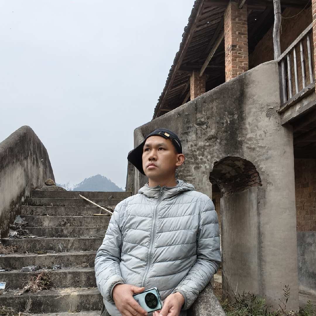 陆小苹哥
