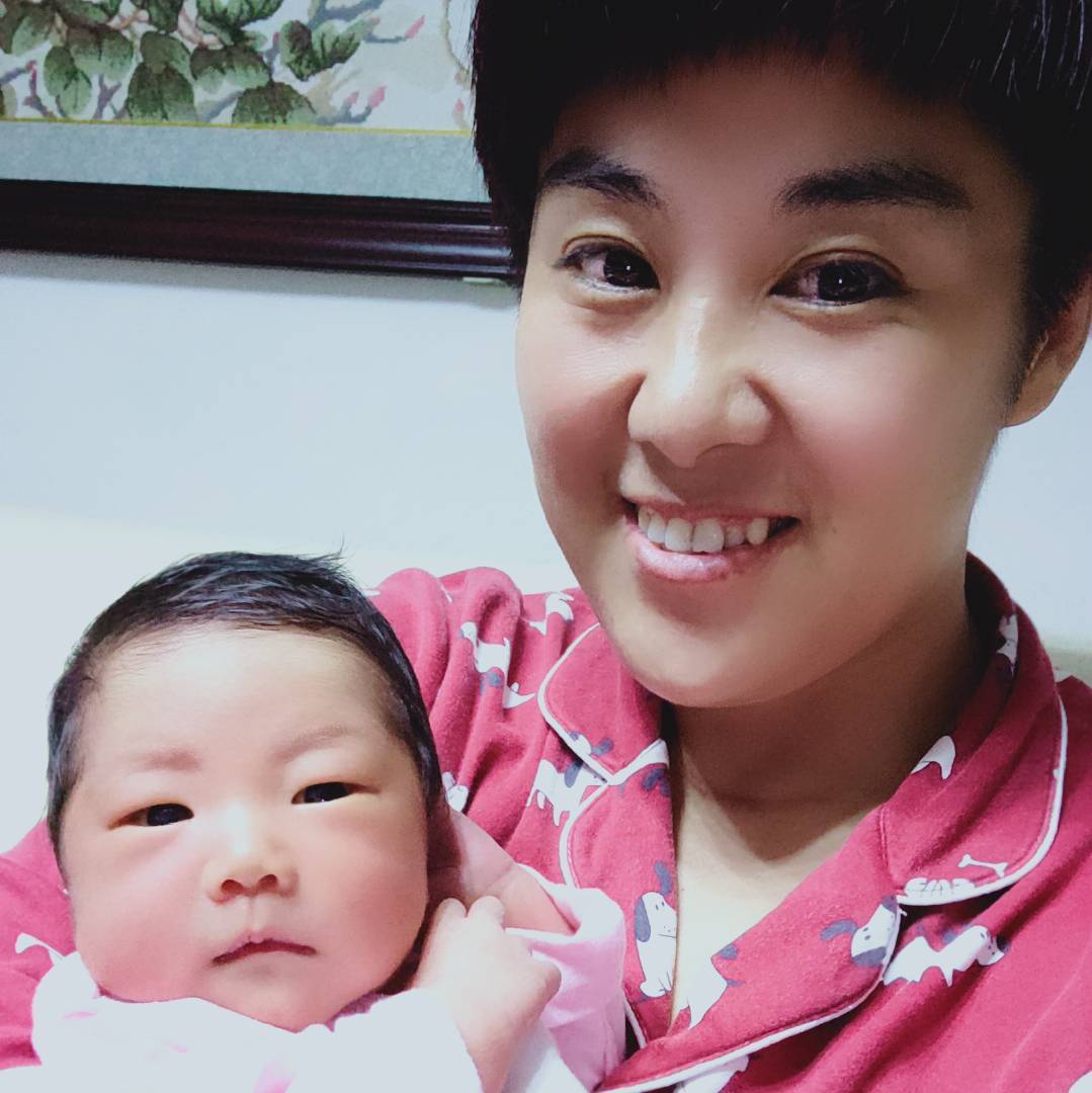 伊利姐月嫂母婴导师