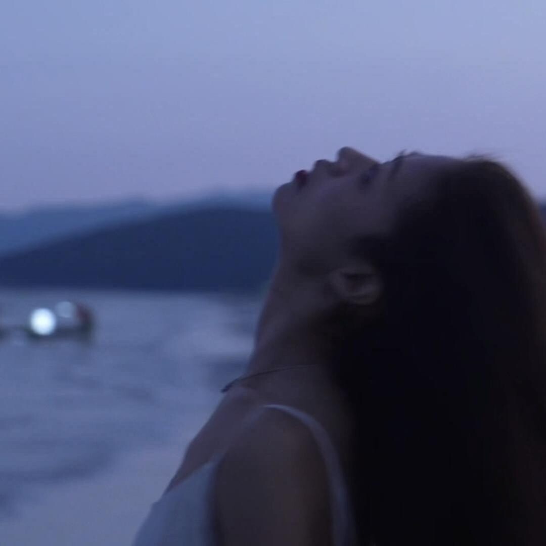 阿莎莎..