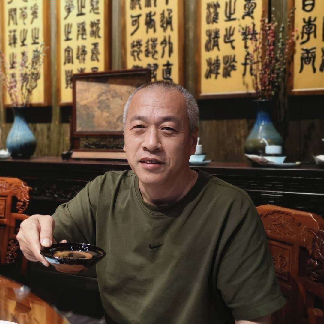 不喝酒的老吕