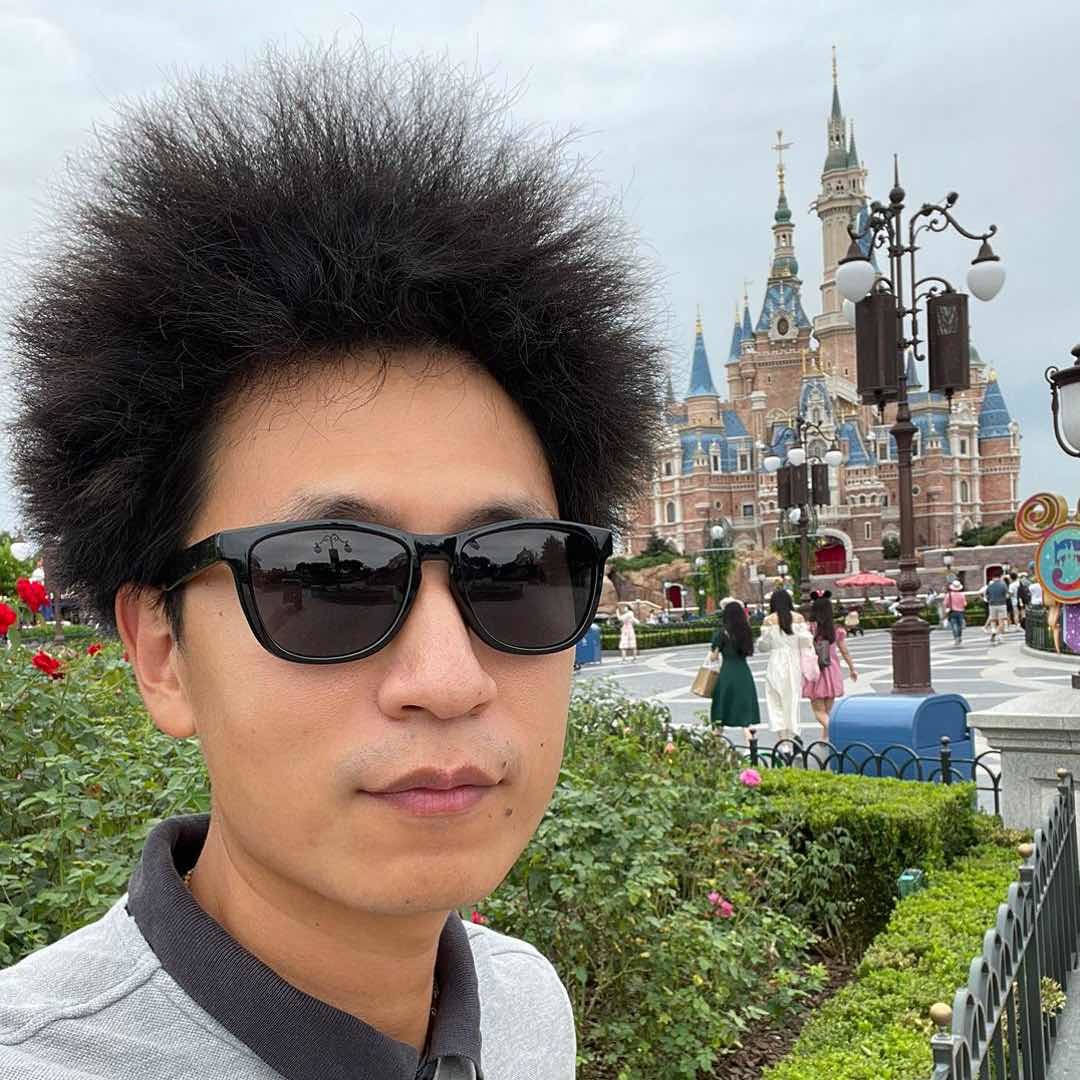 吃喝玩乐的大个子