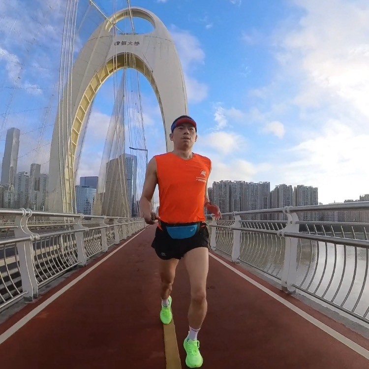 跑步新奇士