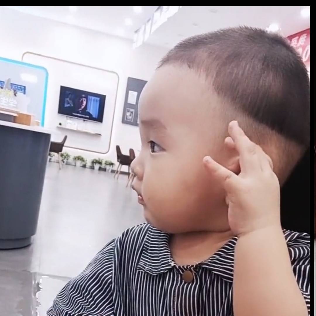 嘉宝和他的老母亲