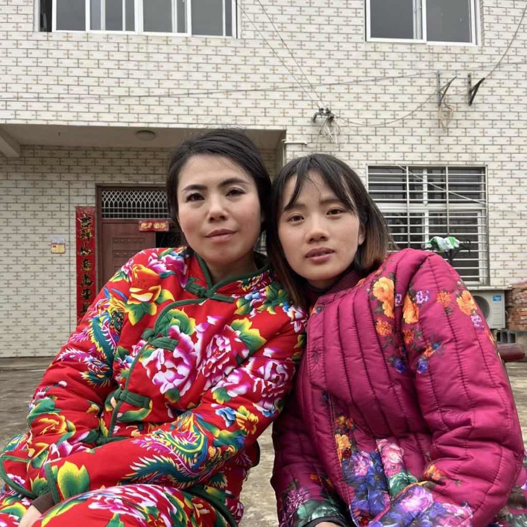 菲菲和群姐