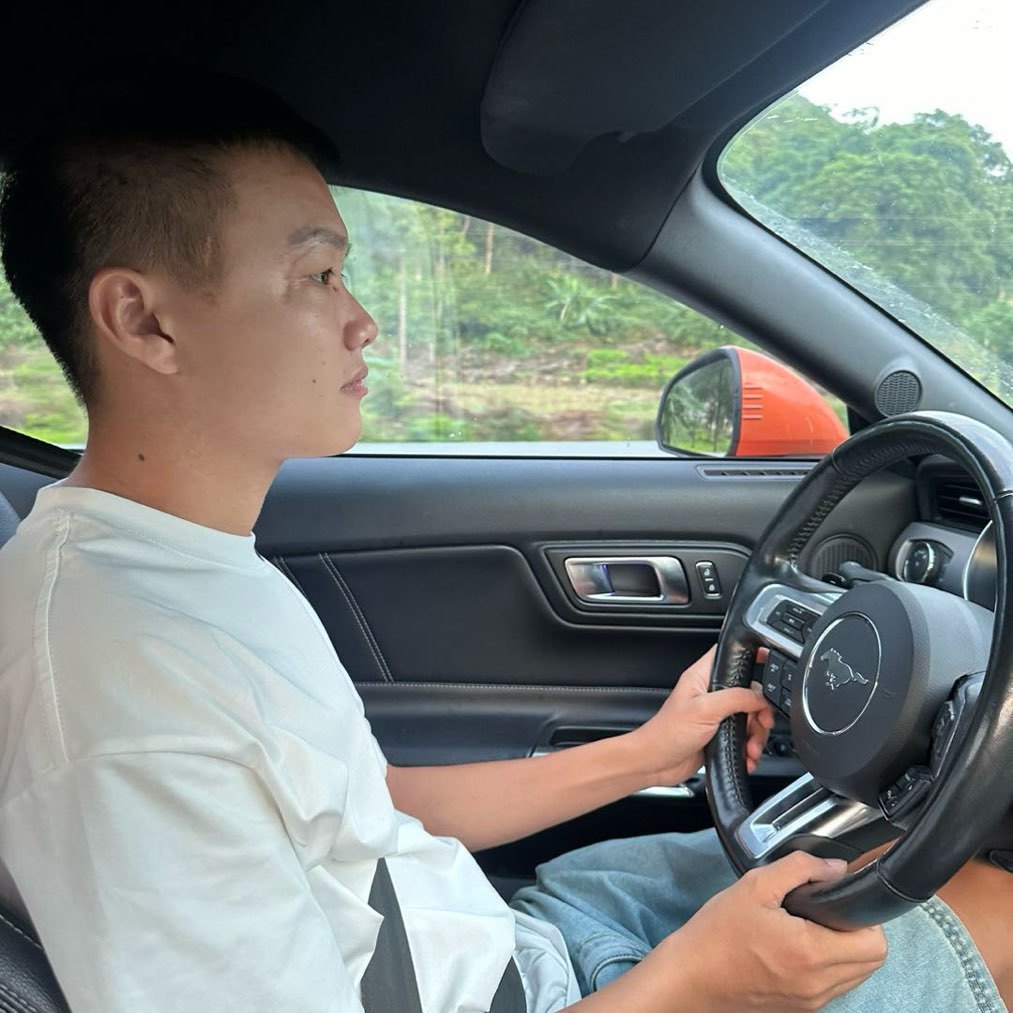 广西盖琉璃瓦的小周