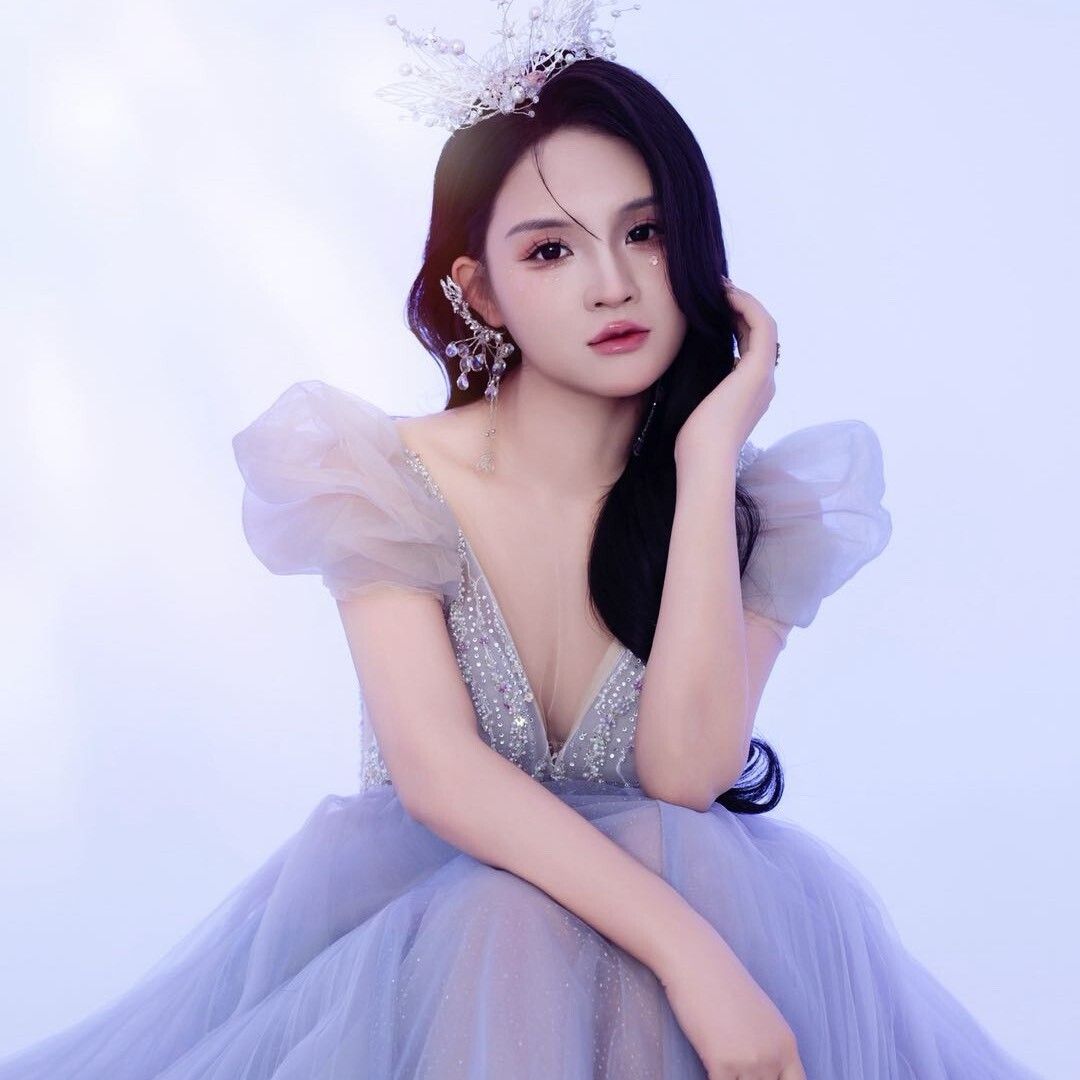 养成系新人莹吖