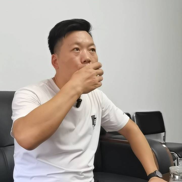 樓道電梯廠家趙先生
