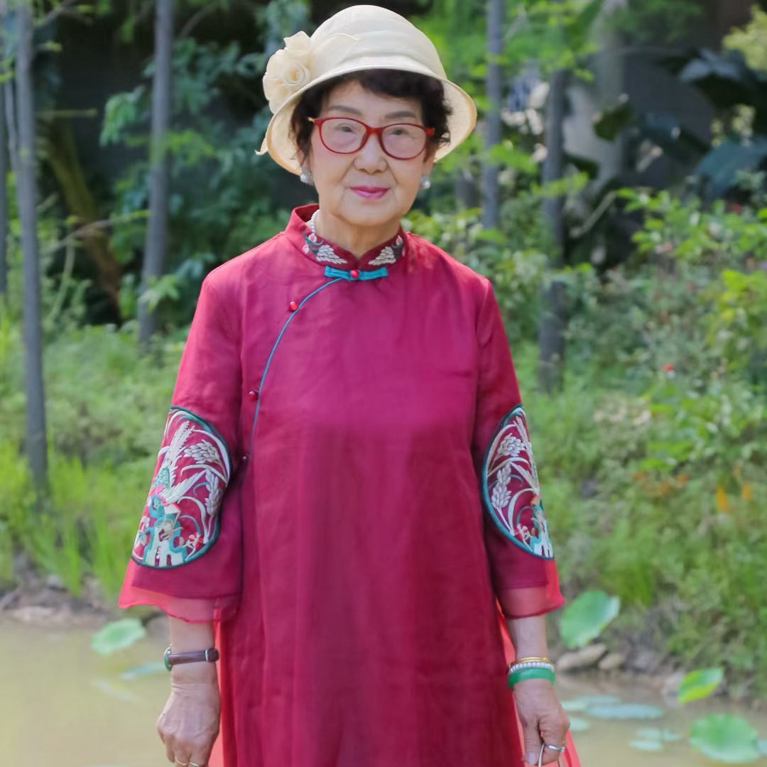 93岁励志吴胜明妈妈