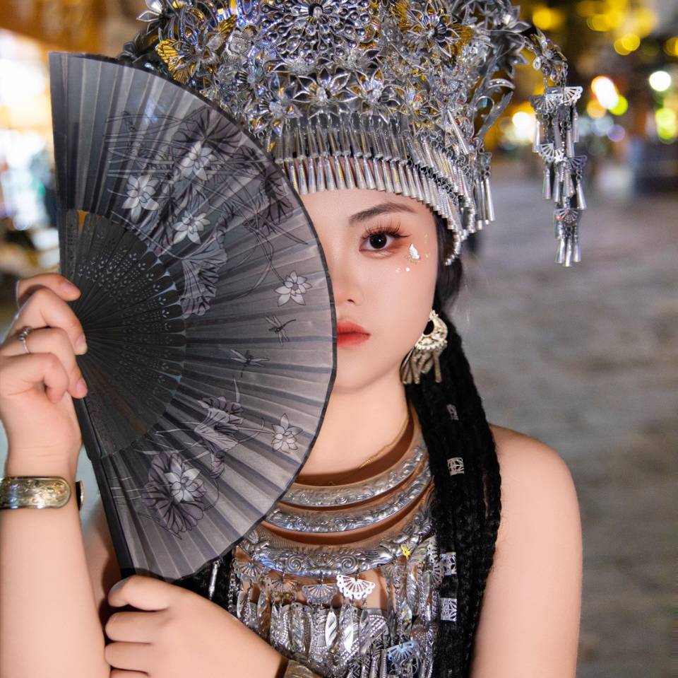 视频号黑马榜搞笑排行榜第18名undefined,飙升值85.4,新榜指数772.3,新增作品数1,总推荐数7265,平均推荐数7265,最高推荐数7265