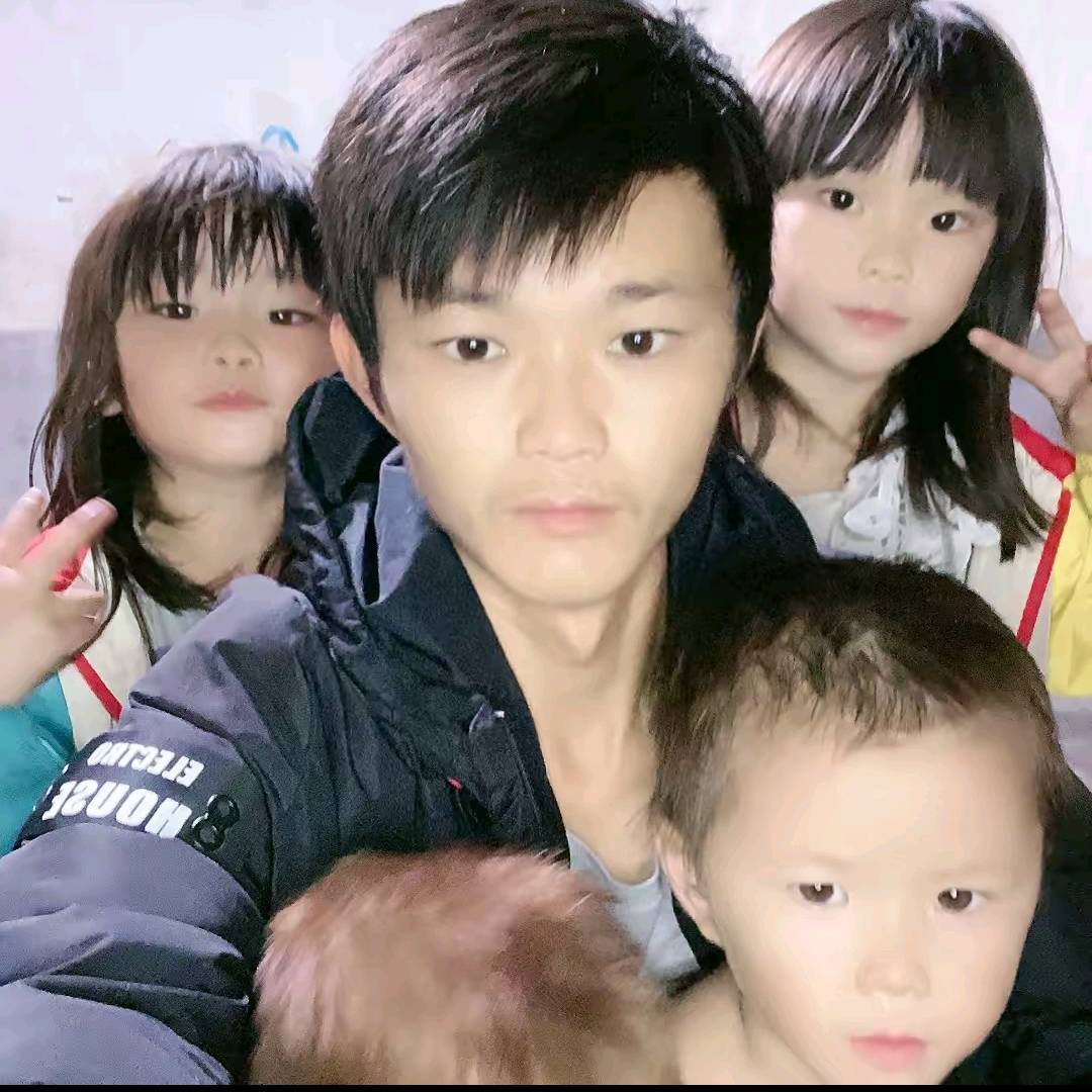 丑爸爸一家