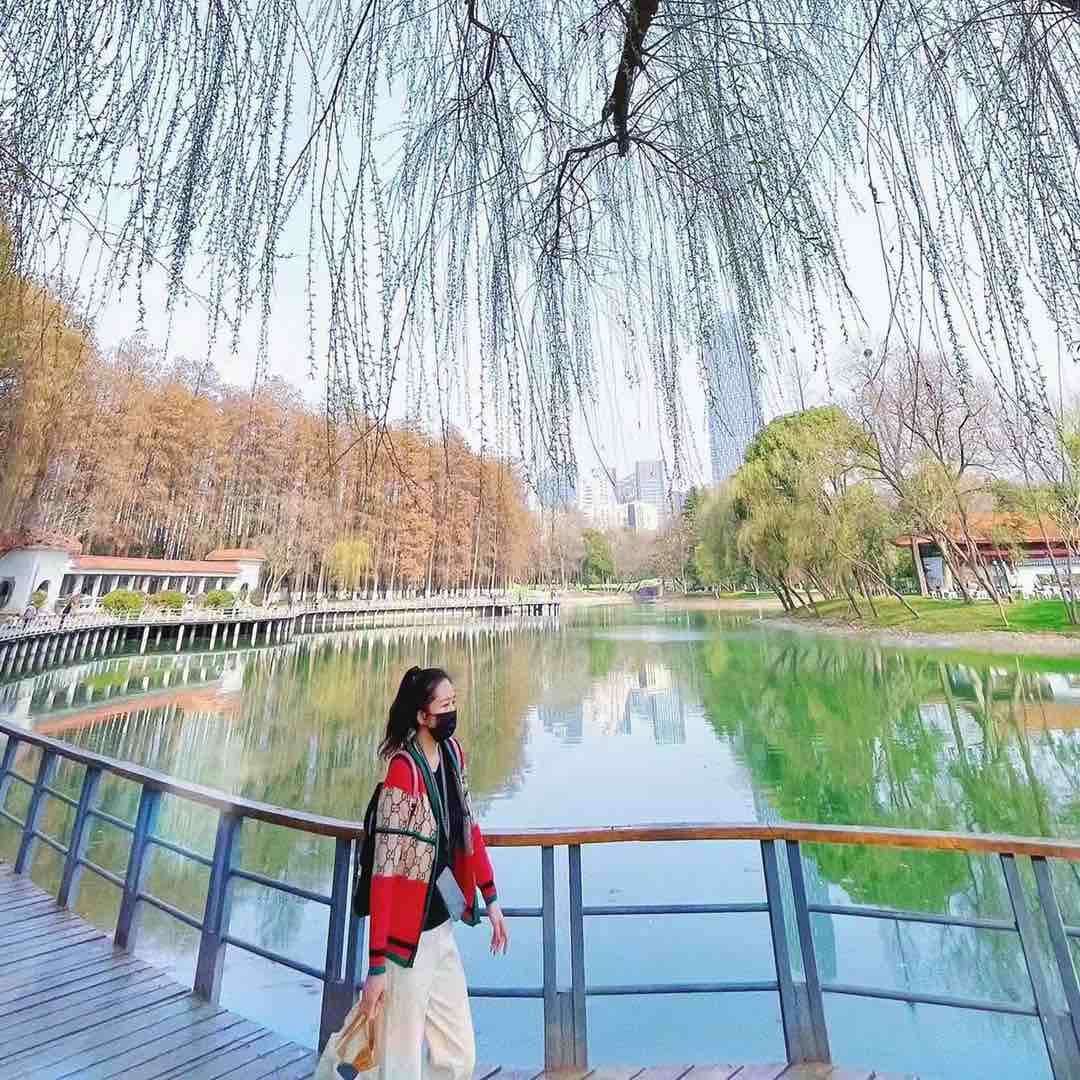 爱唱歌的婷亭