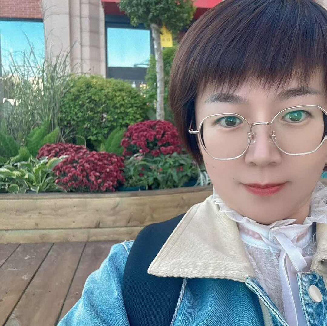 八里芳草地美发