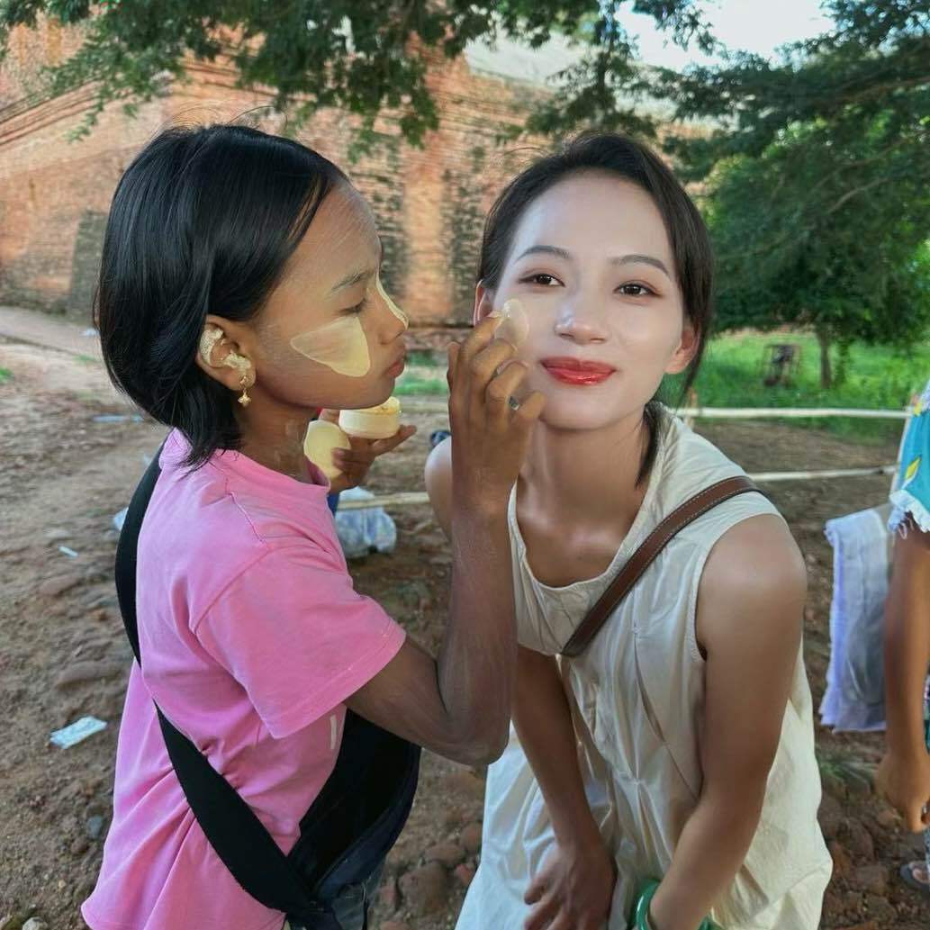 杨小乖翡翠珠宝