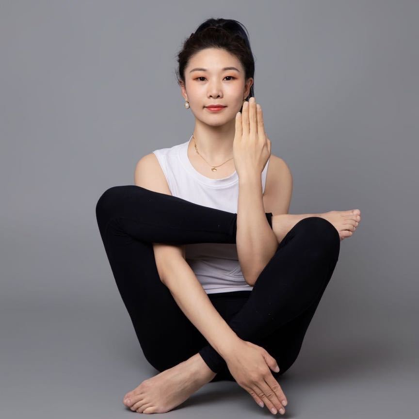 IsenLau刘婷婷瑜伽培训
