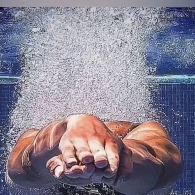 喜欢游泳更爱蝶泳