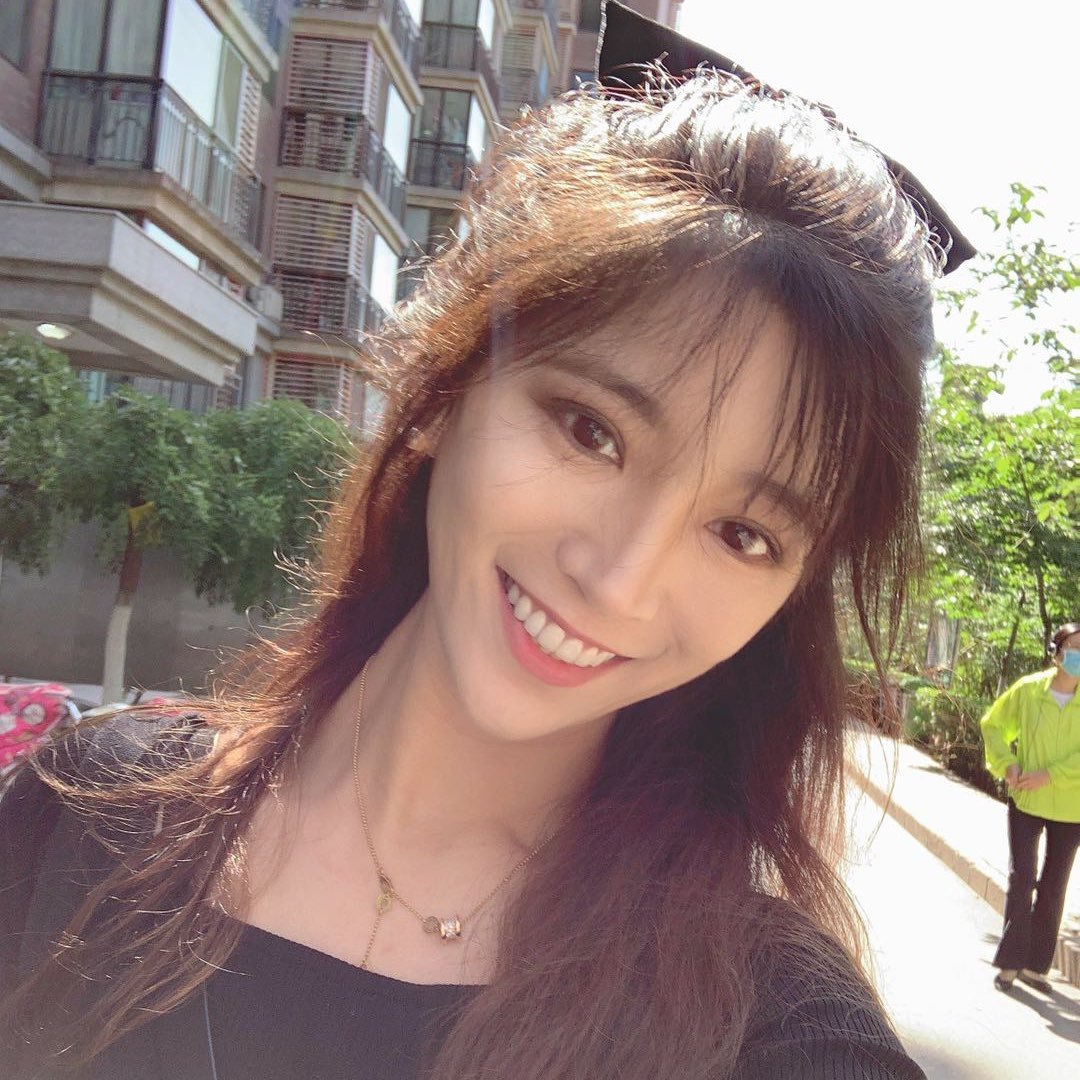 张文俏是小贝贝