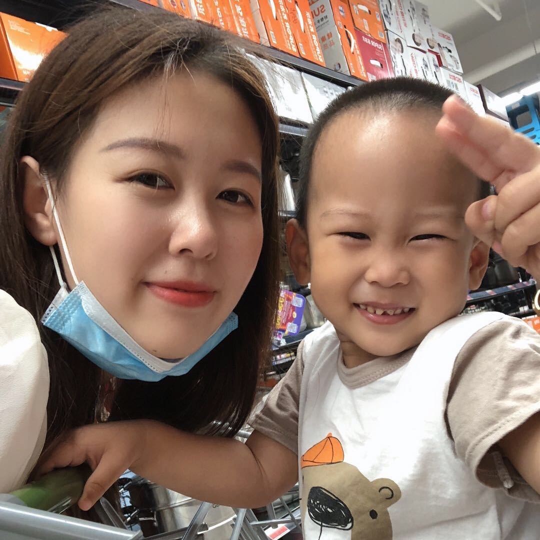 爱喝菠萝奶的饱饱妈