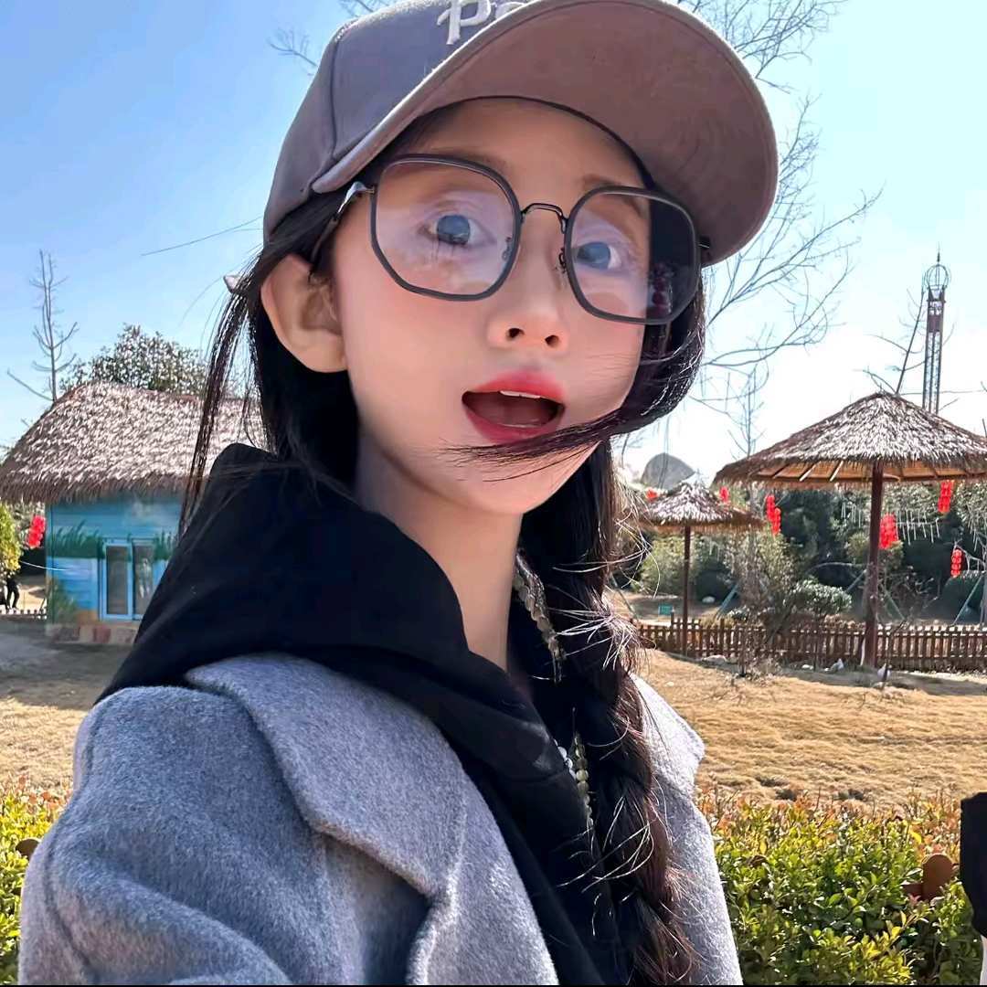 电竞宅女郭小米.