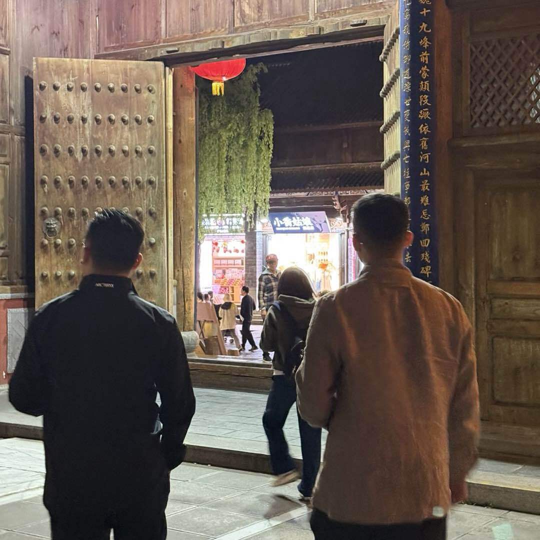 男老师.在