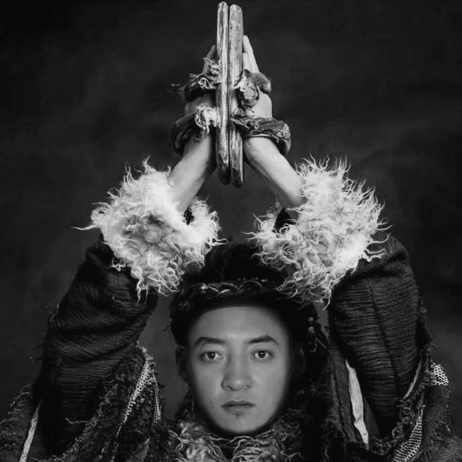 音乐人白玛欧色