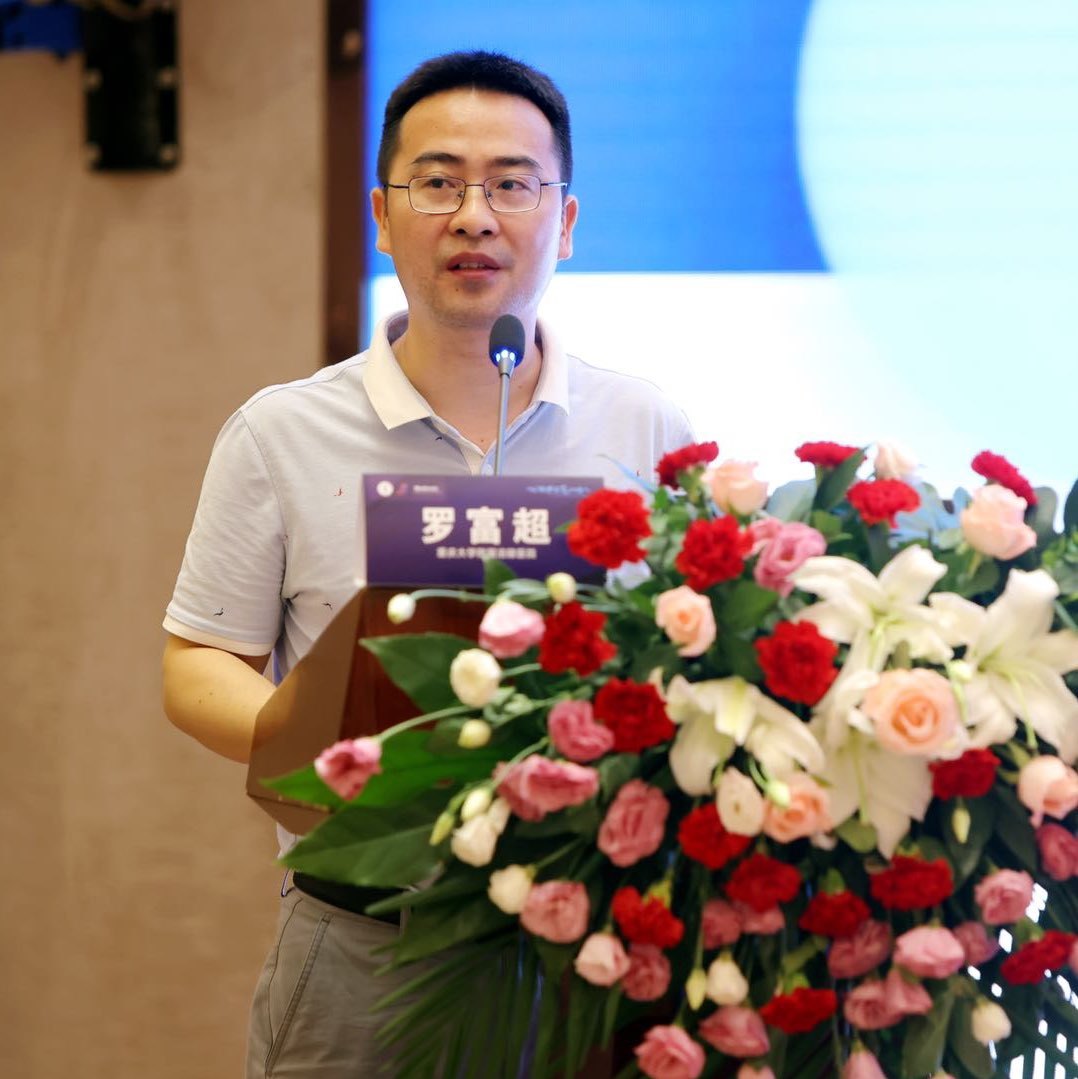 胸心外科罗富超