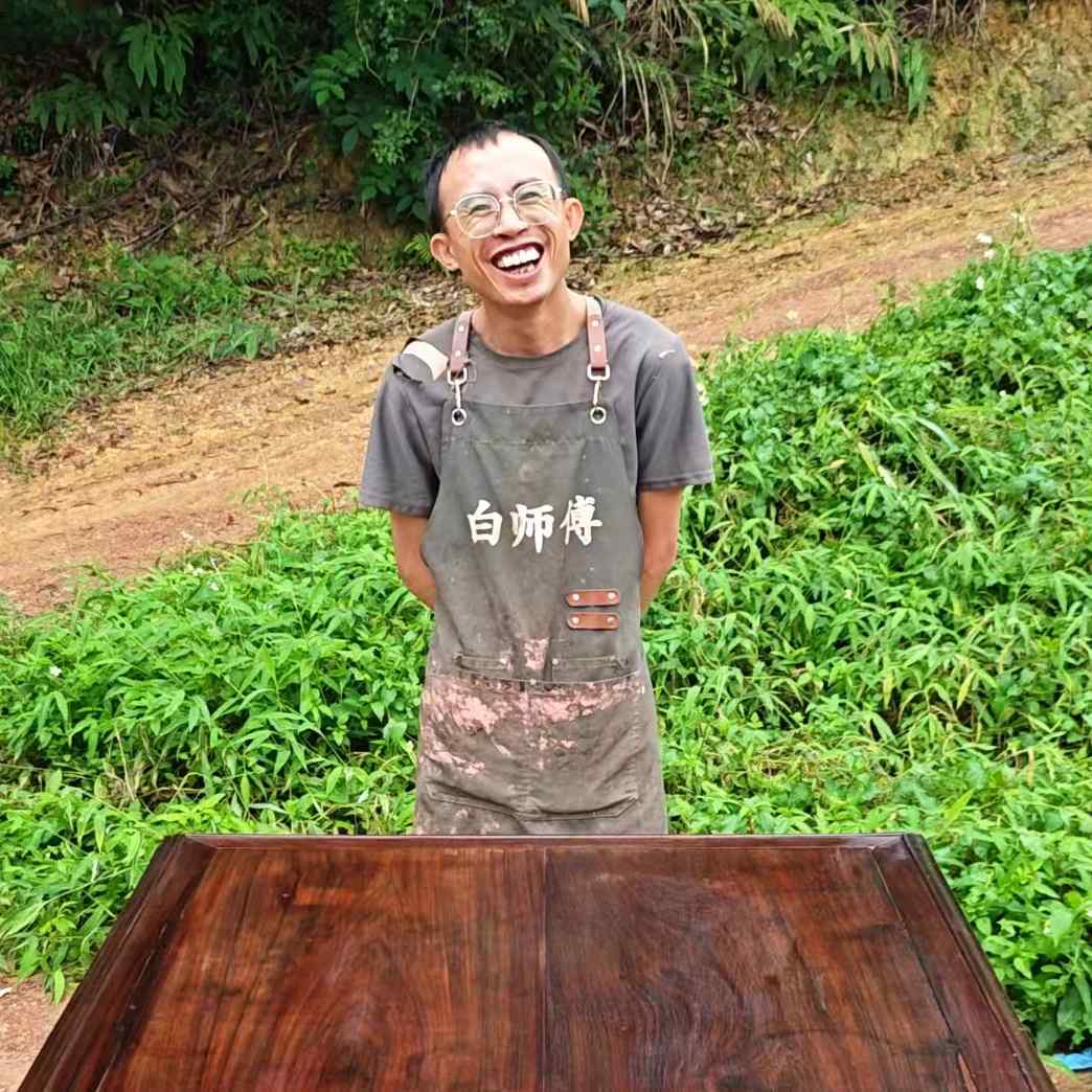 白师傅搞木头