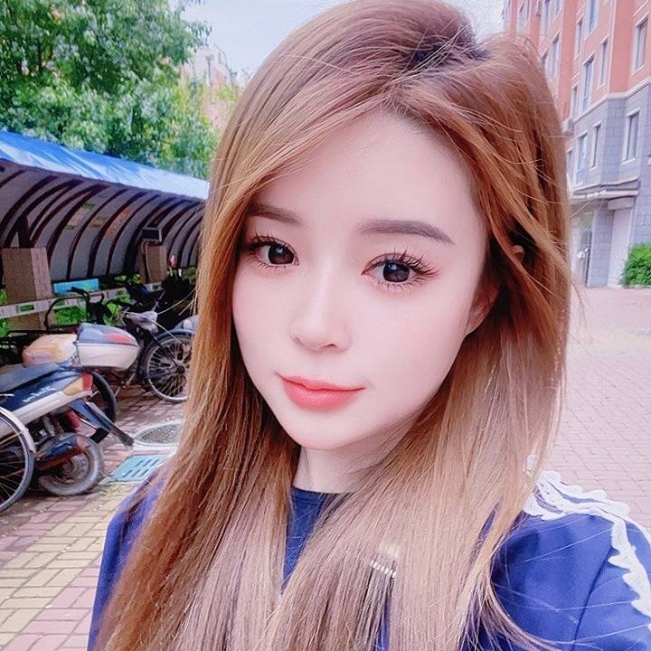 美辰妈妈一家人