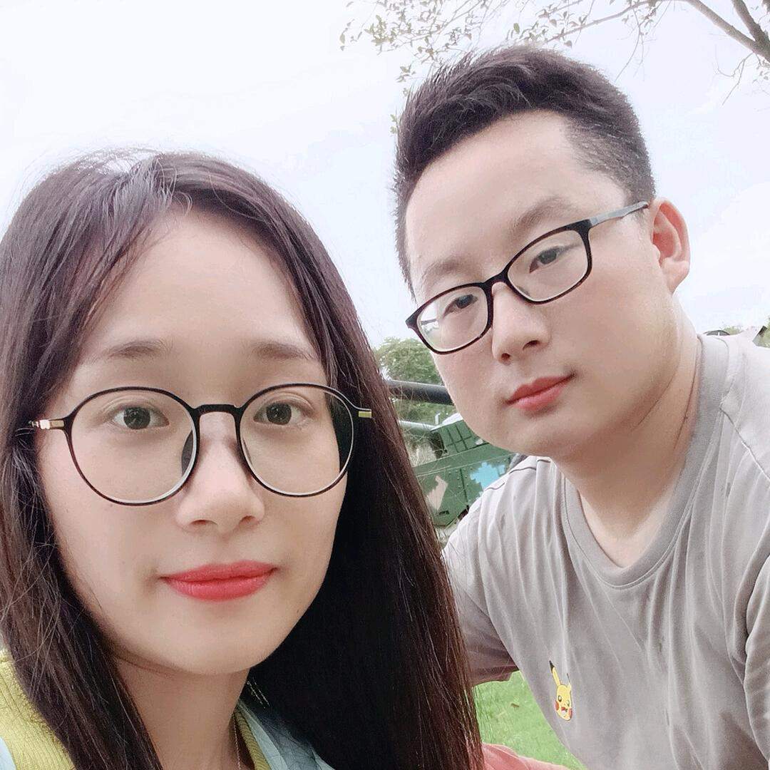 小胡夫妇