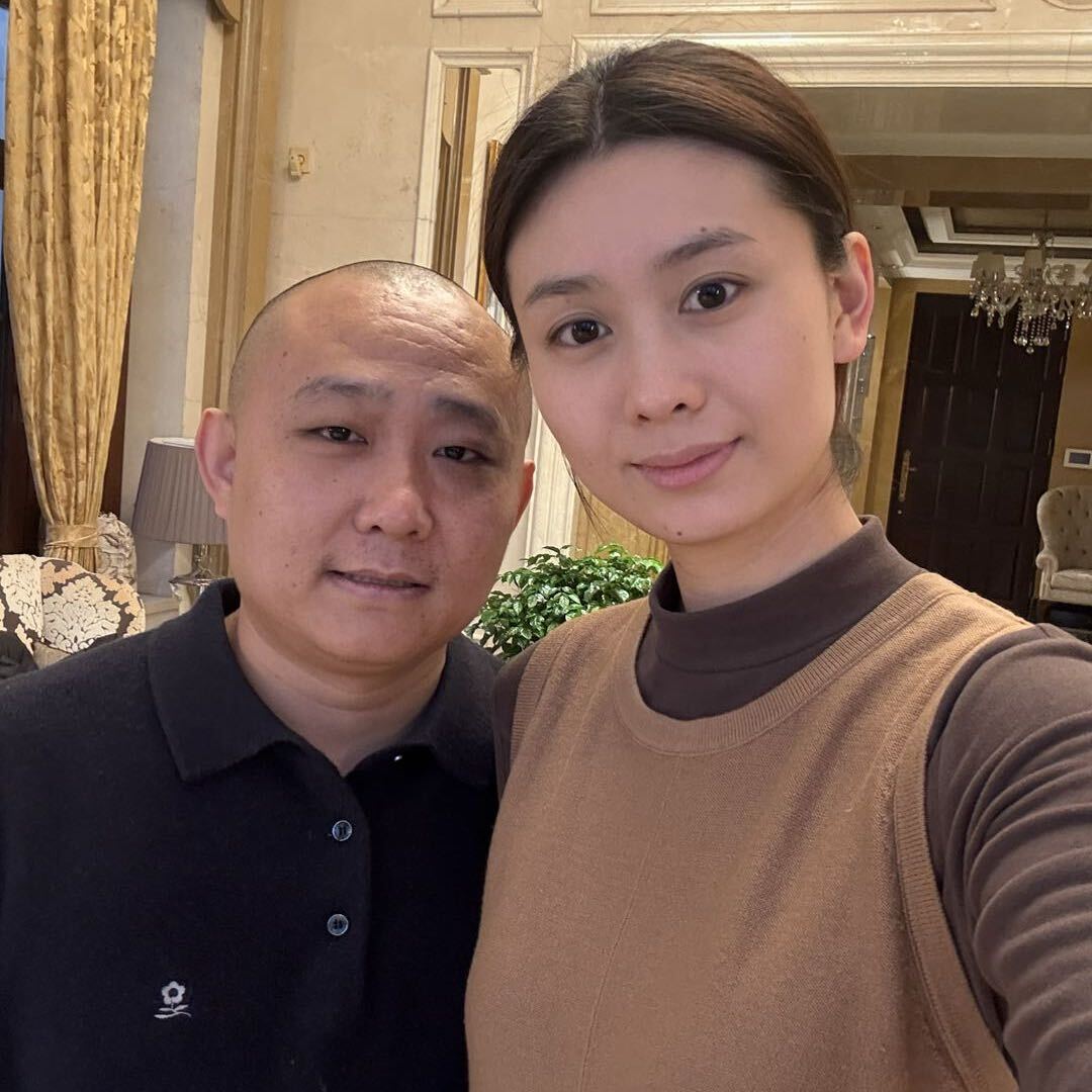 佳佳大宇结伴而行