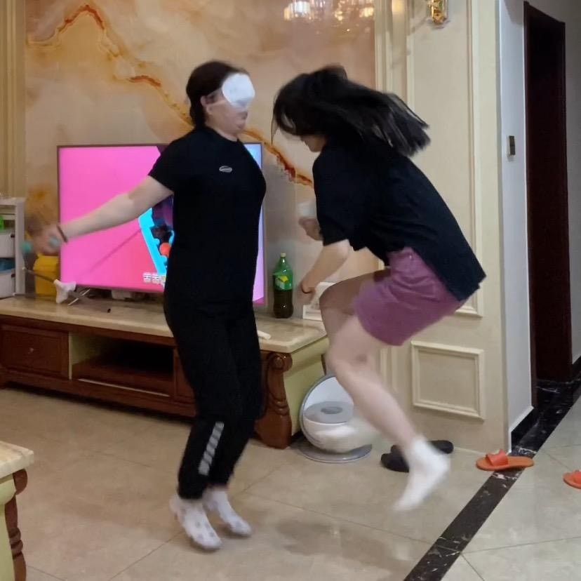 明明婆媳.