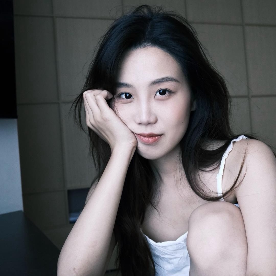潼妮爱开车