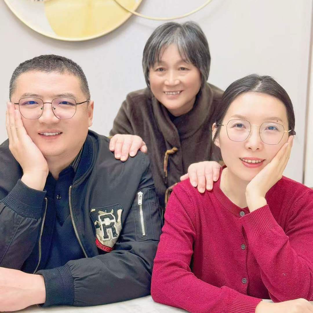 阿斌媛媛幸福一家