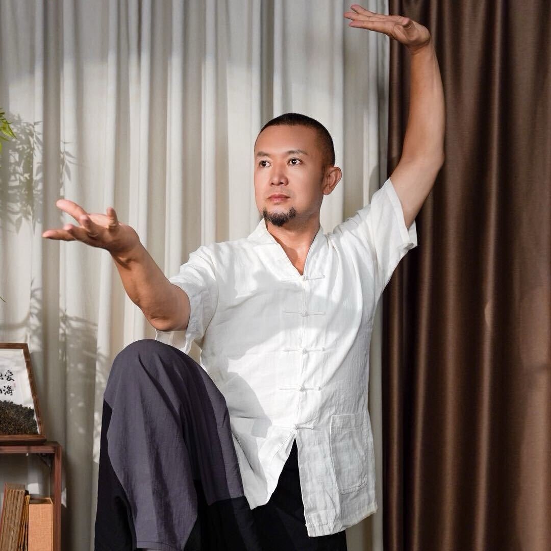 跟着亚东动一动