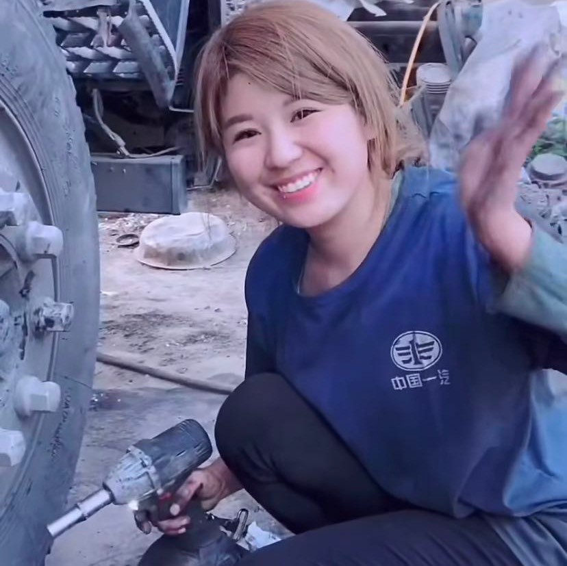 修卡车的楠妹儿