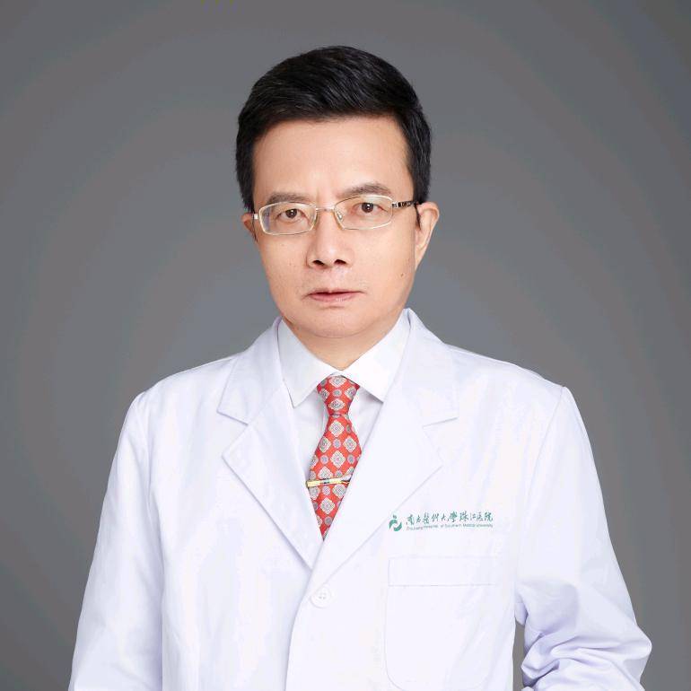 皮肤科教授张堂德