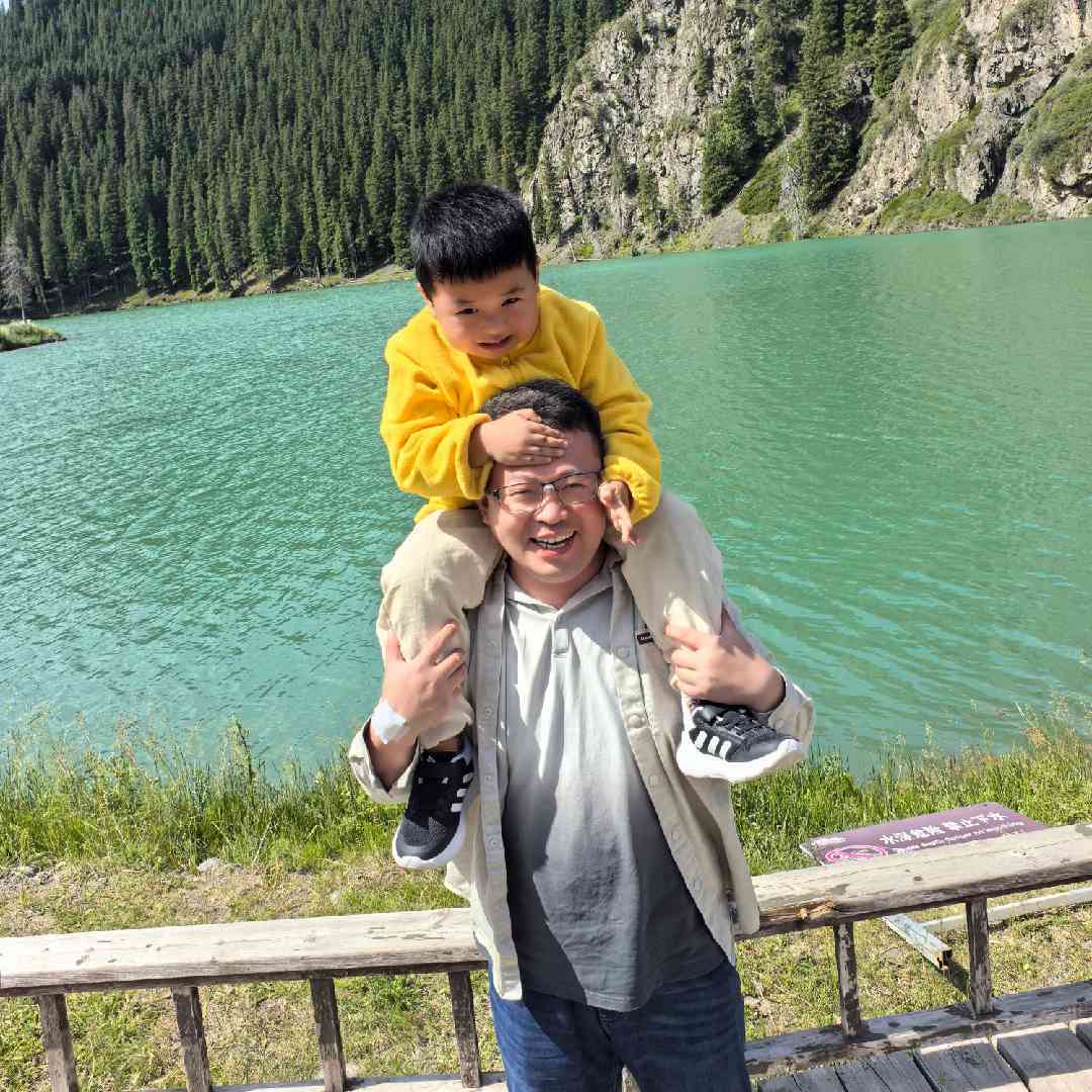 赵老师是奶爸