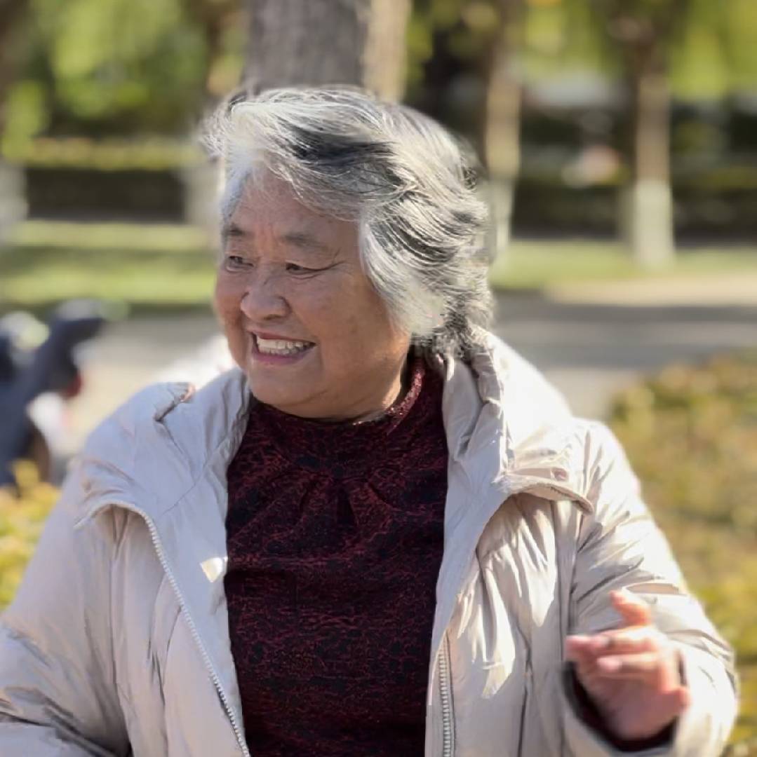 76岁爱跳舞的郑大姐