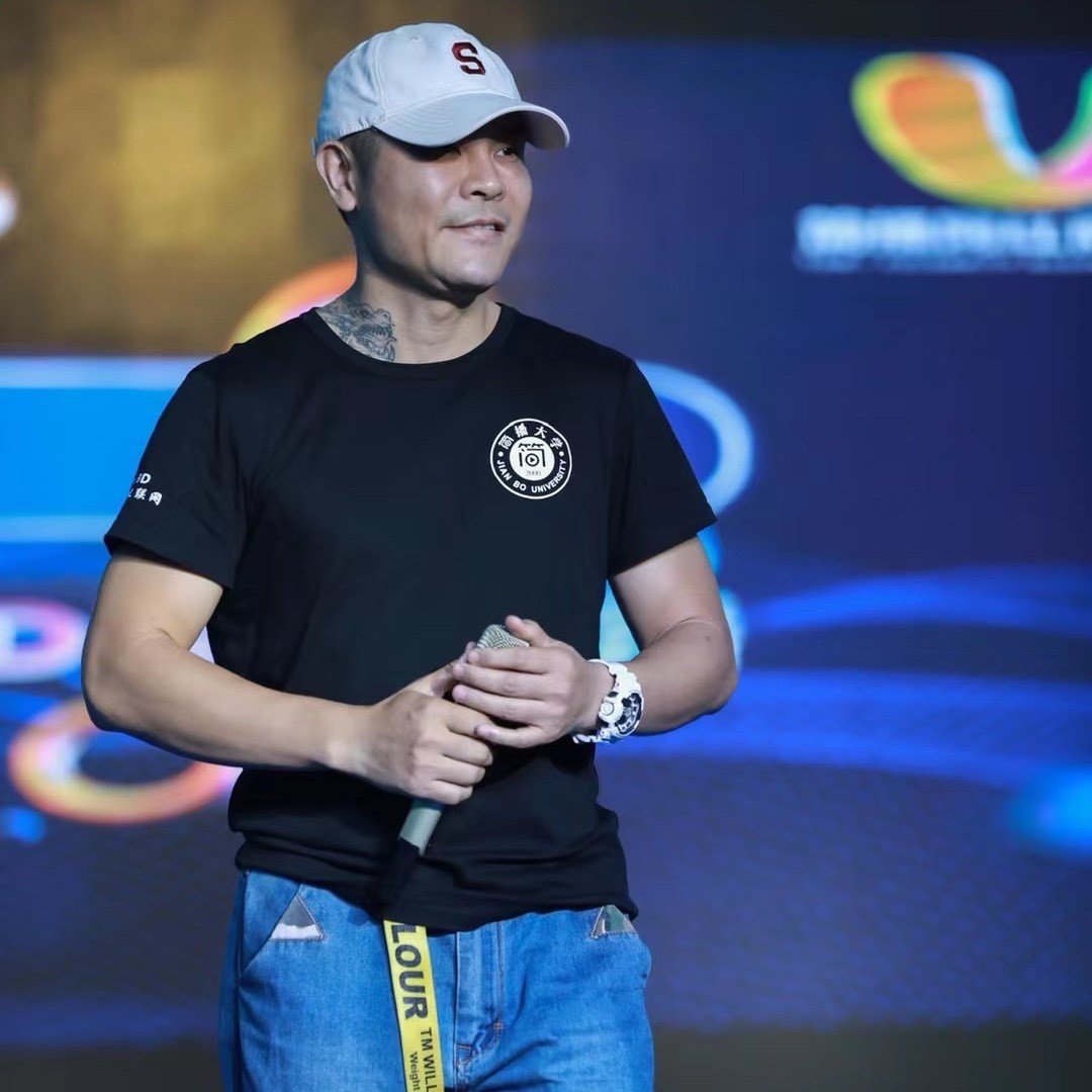 小红书职场排行榜第22名undefined,新榜指数undefined,新增笔记数undefined,总粉丝数undefined,总点赞数undefined,收藏数undefined,评论数undefined