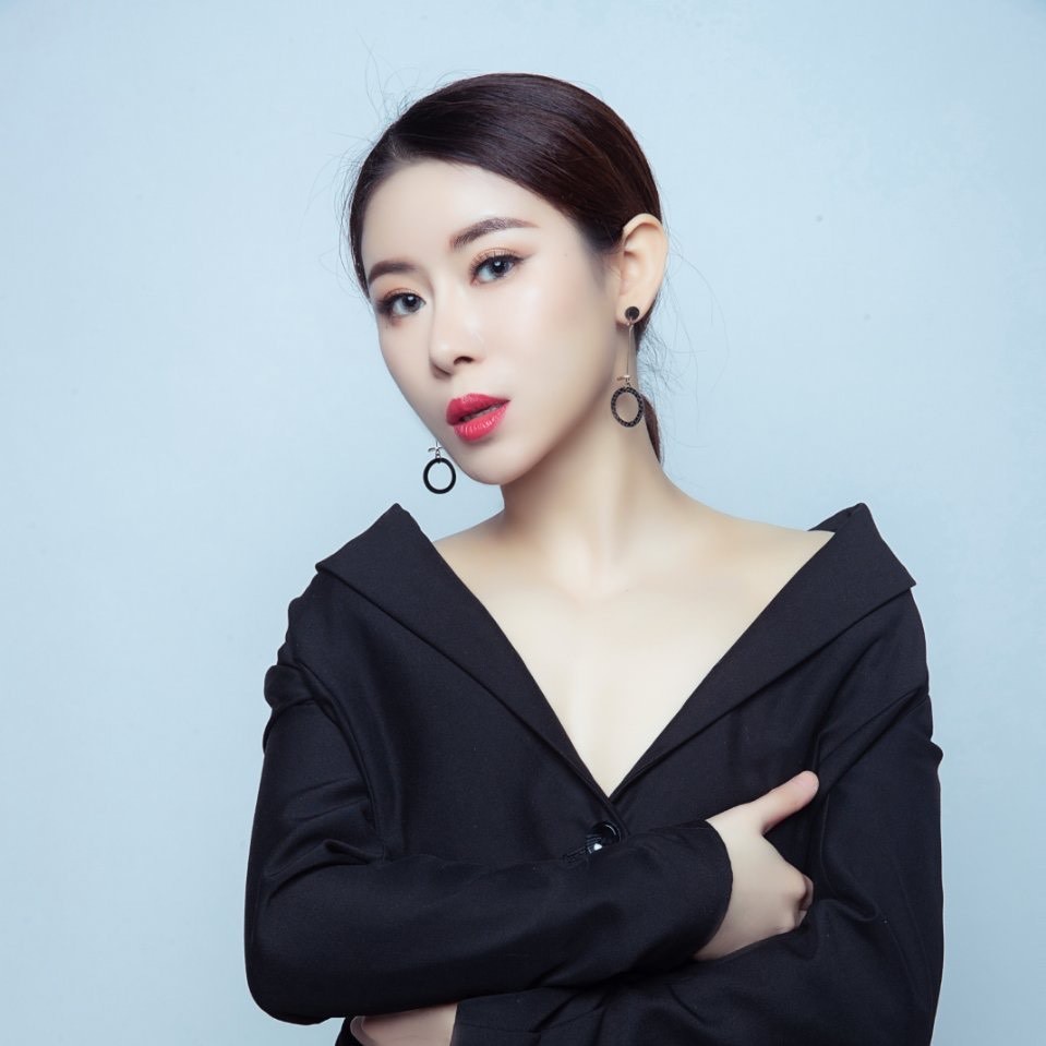 孙闻竹空中舞蹈1