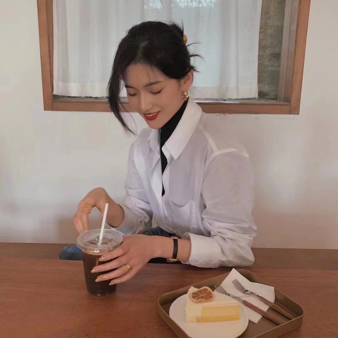 江洲服装设计师.