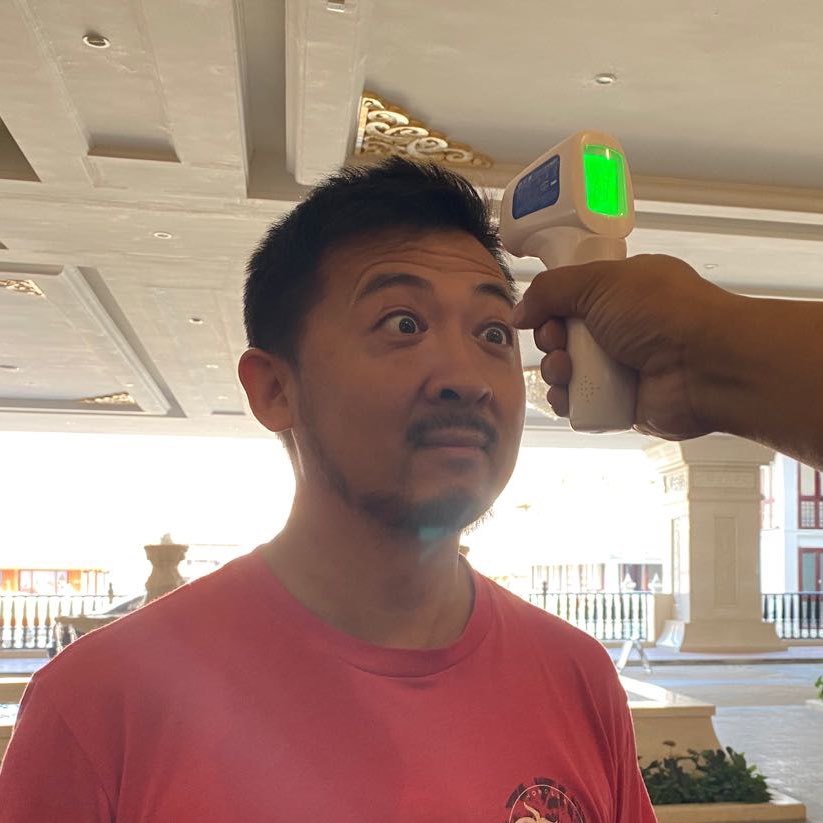 经纬张颖