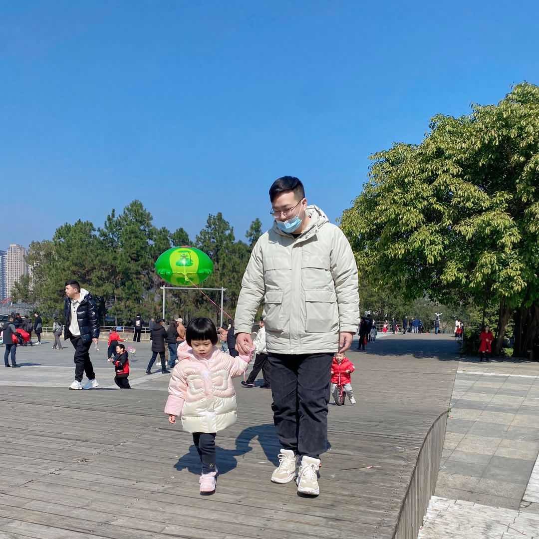 伊爸带娃早教也靠谱