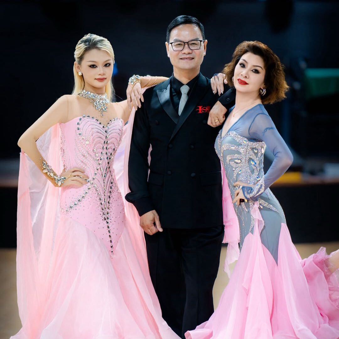 国标舞三口之家