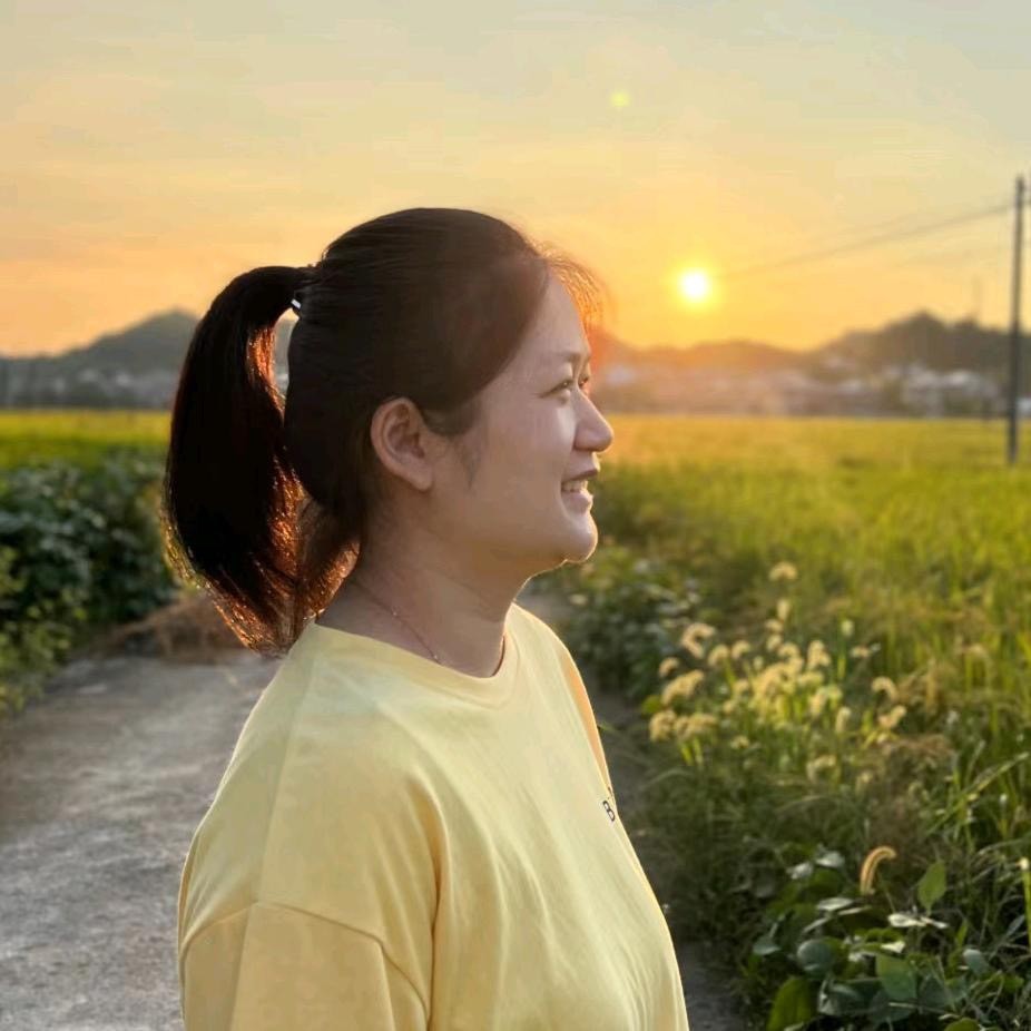 红红和纪岩一家人