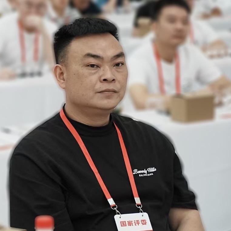 白酒国家评委左垚