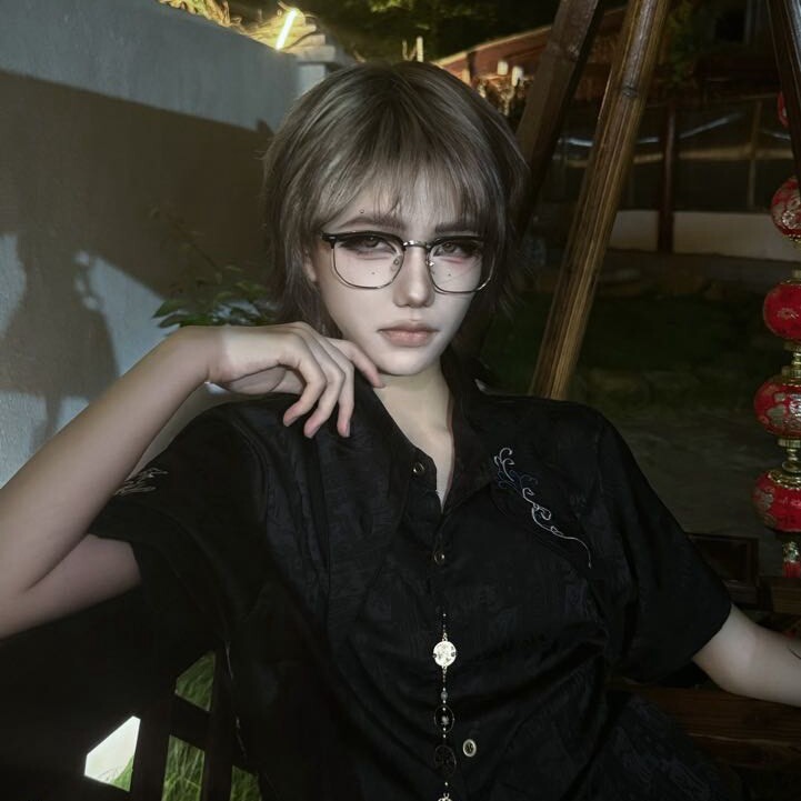 曼亚化妆师晓航