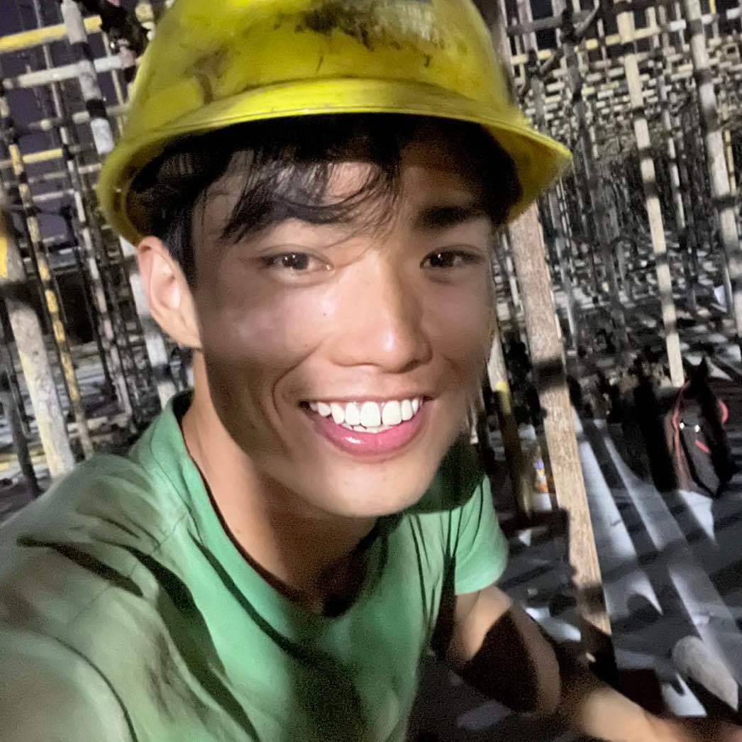 小邓在工地o