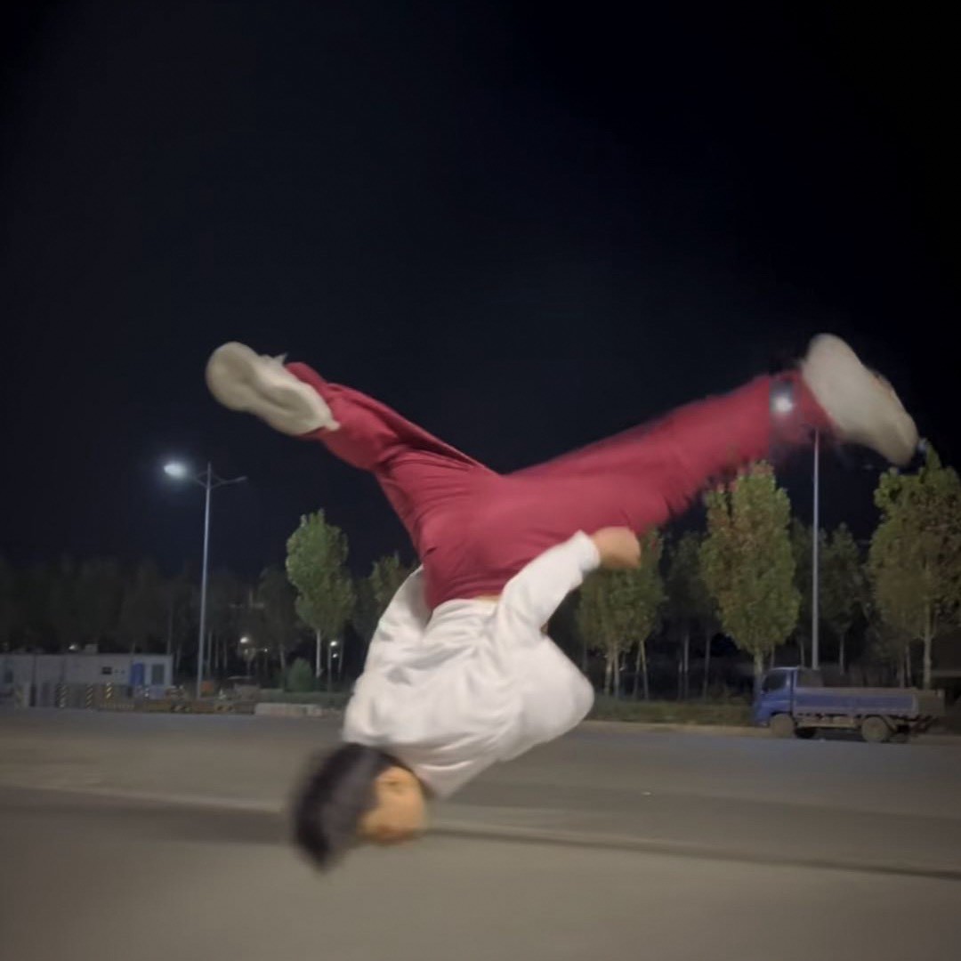 空翻小飞